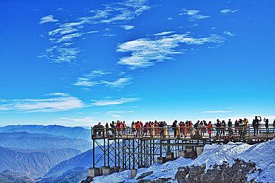 老将杰洛特出马！CDPR发《巫师》《赛博朋克2077》新年贺图